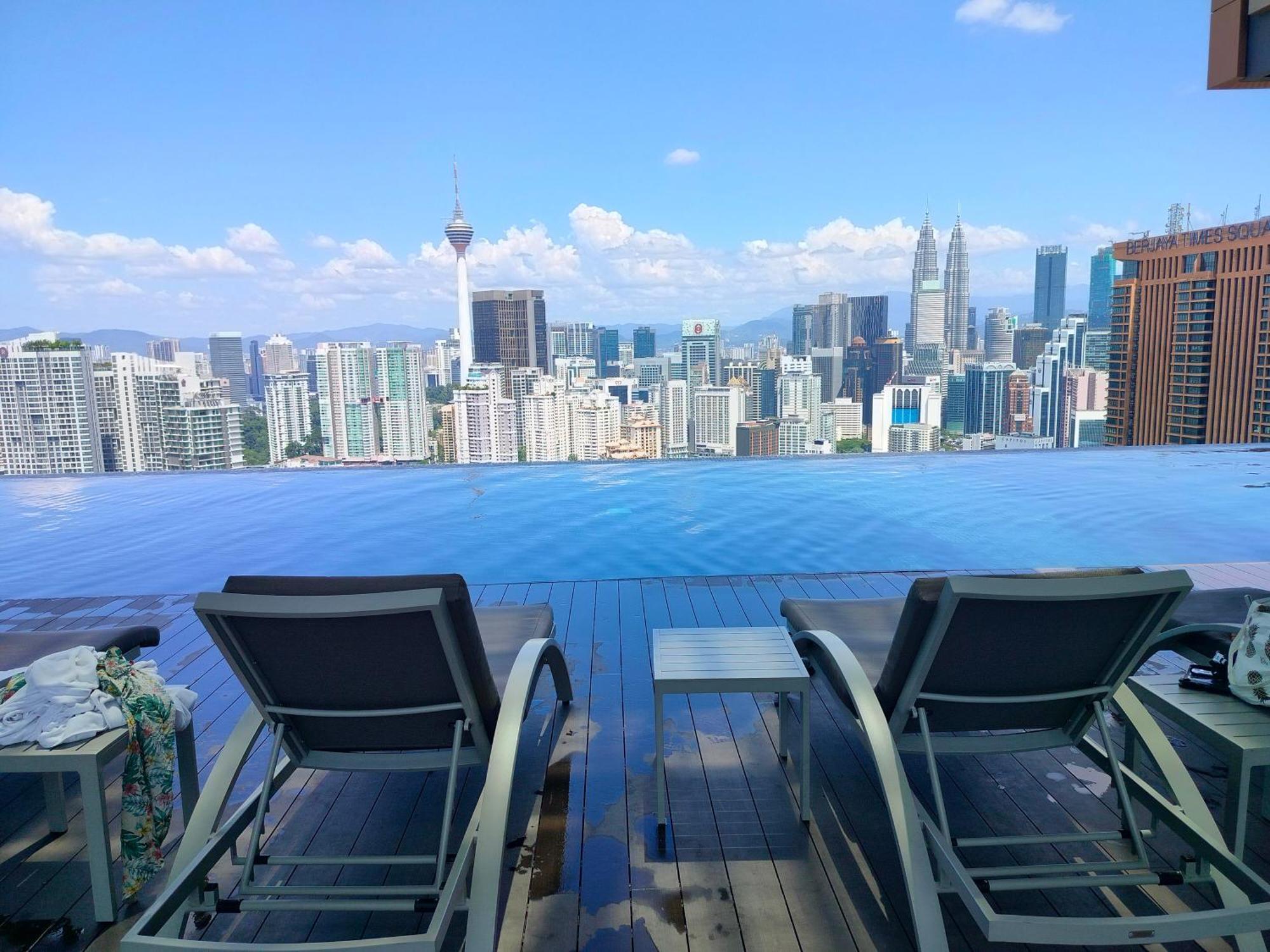 Lucentia Residence Has An Amazing Pool Kuala Lumpur Exterior foto